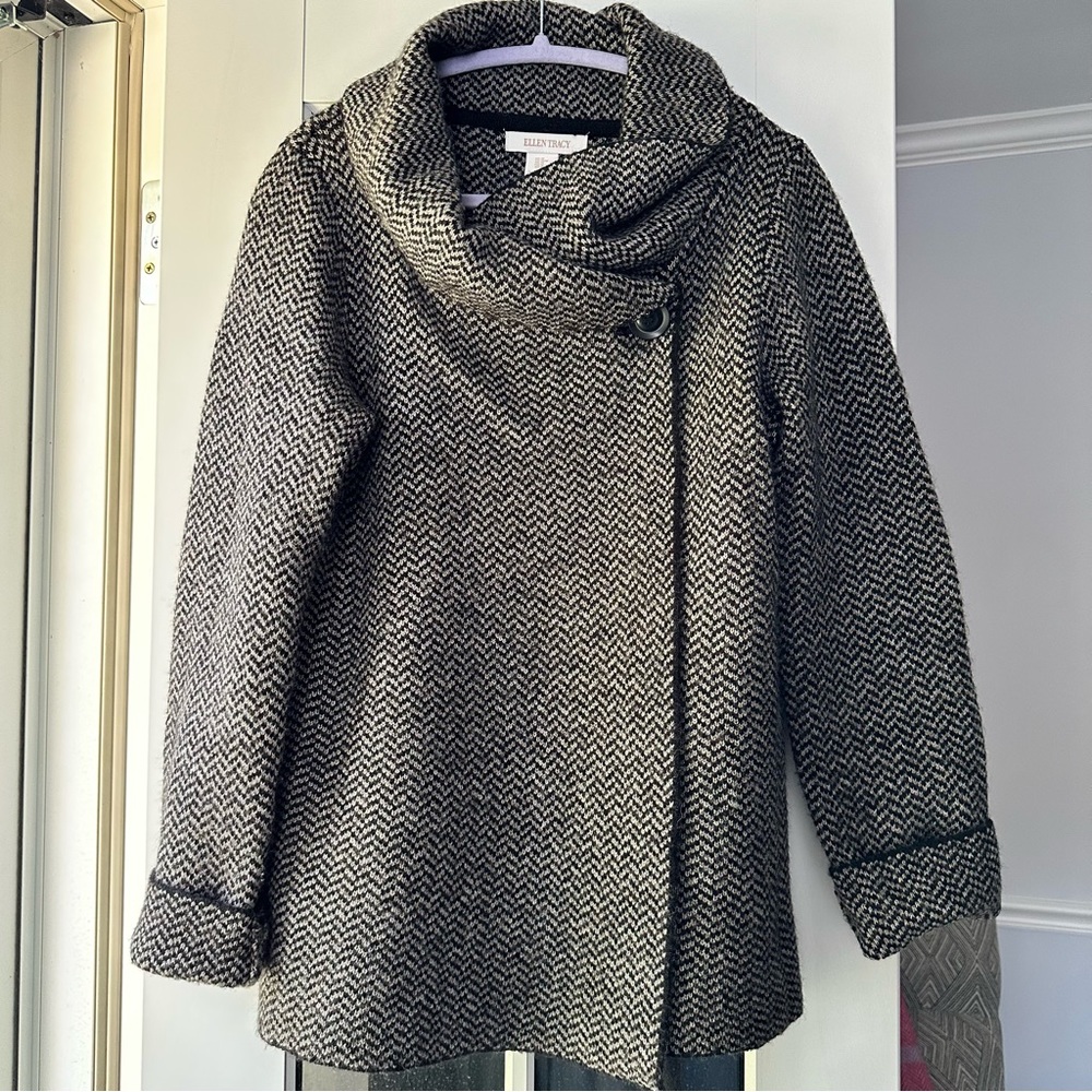 Ellen Tracy Coat Jacket black white Chevron pattern loose cowl collar medium